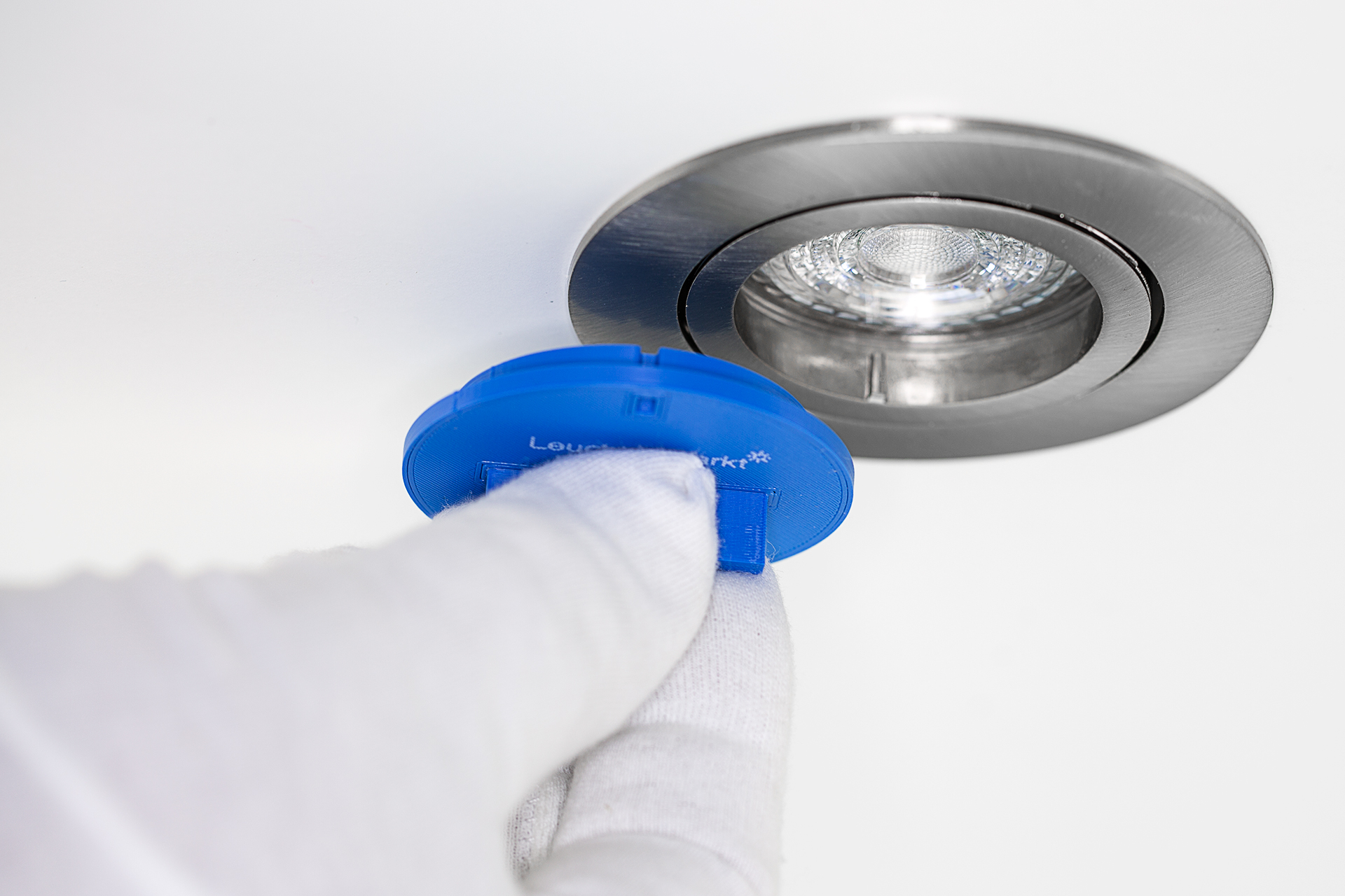 hilfswerkzeug-fuer-einbaustrahler-mit-bajonett-verschluss-132584_3