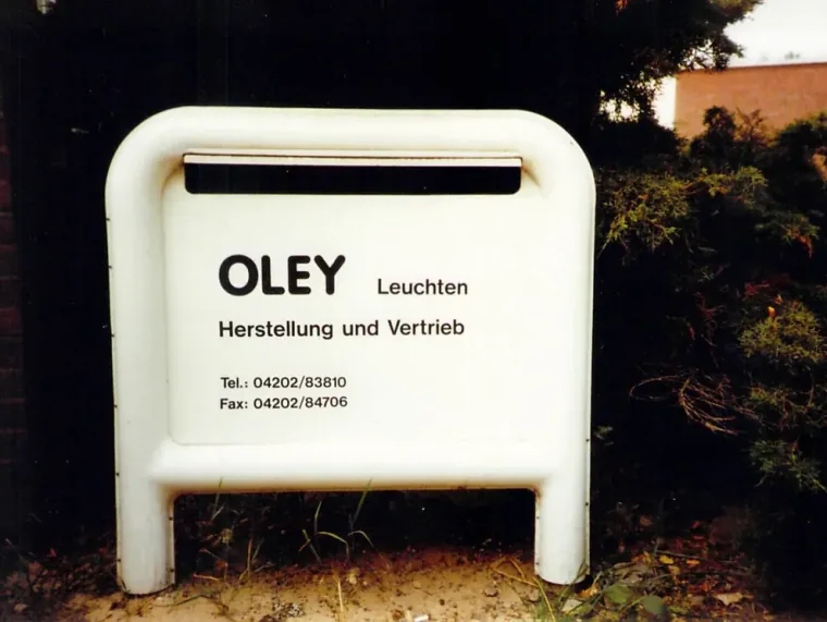 Firmenschild Oley Leuchten – Herstellung und Vertrieb
